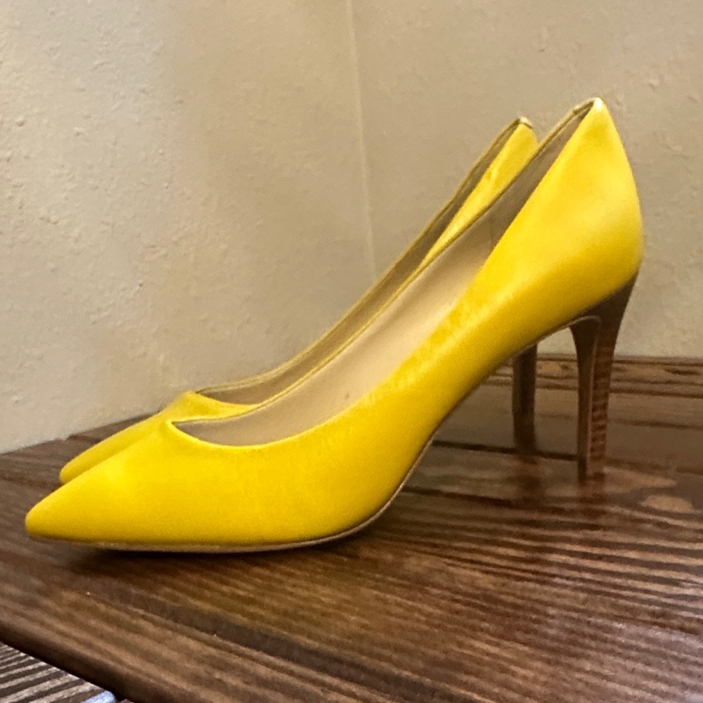 Elegant Yellow Women's Pumps